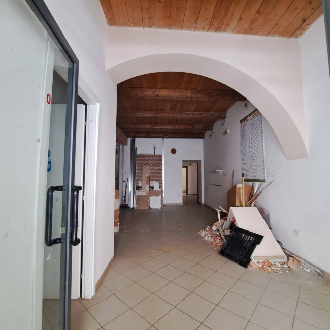 Vai alla scheda: Attivit Commerciale Affitto Meldola